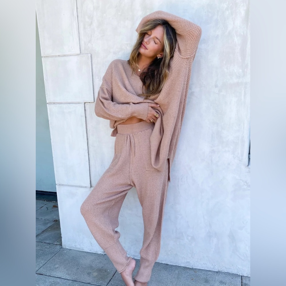 🎁 Great gift!! NWT Free People C.O.Z.Y. Pant Cafe Cream. Price firm